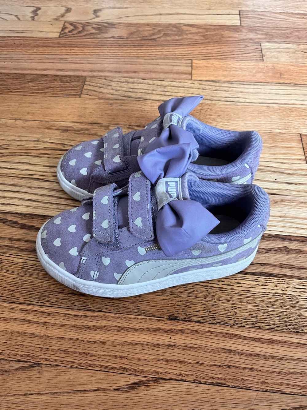 Puma Kids Lilac Heart Bow Sneakers in White Accent Sz 13